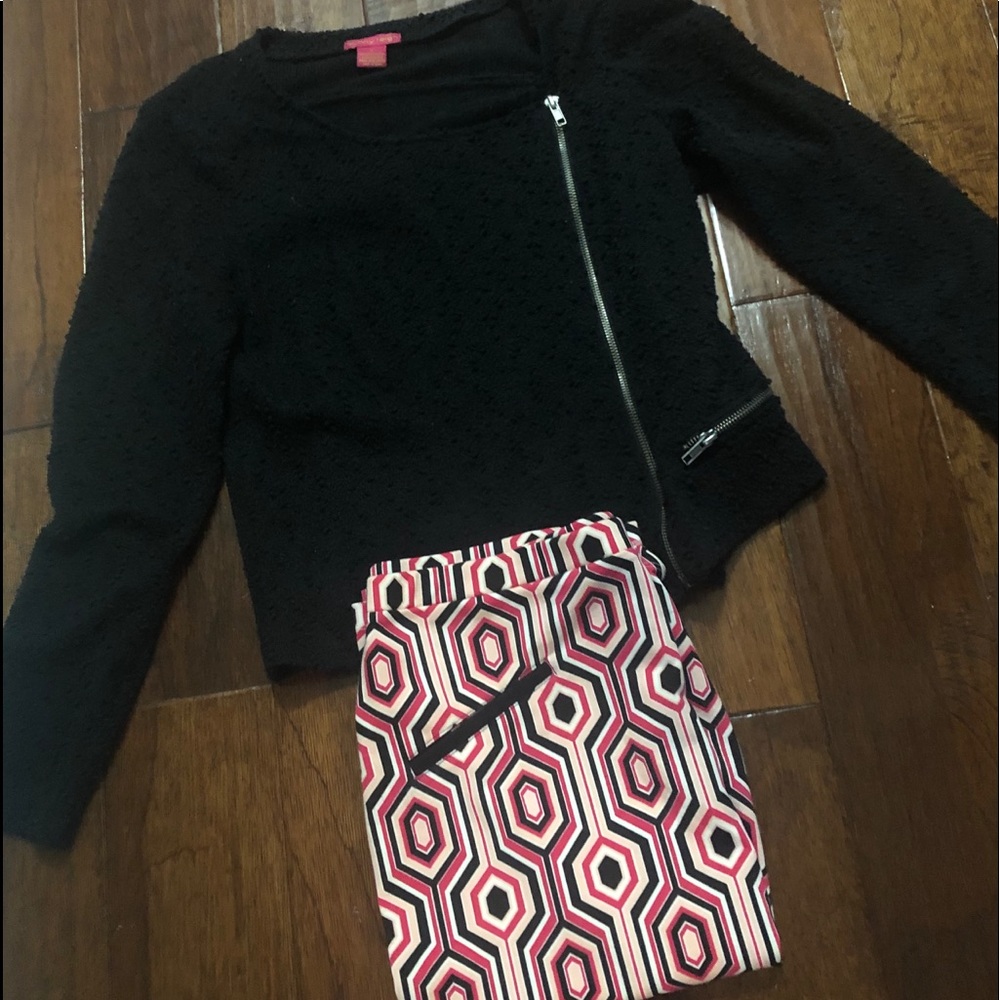 CUTE OUTFIT - Picture 2 of 7